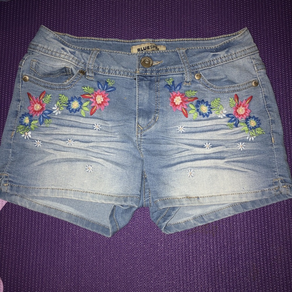 Blue spice flower shorts